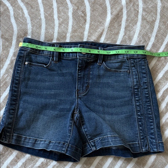 White House Black Market Dark Blue Denim Shorts - Picture 4 of 6